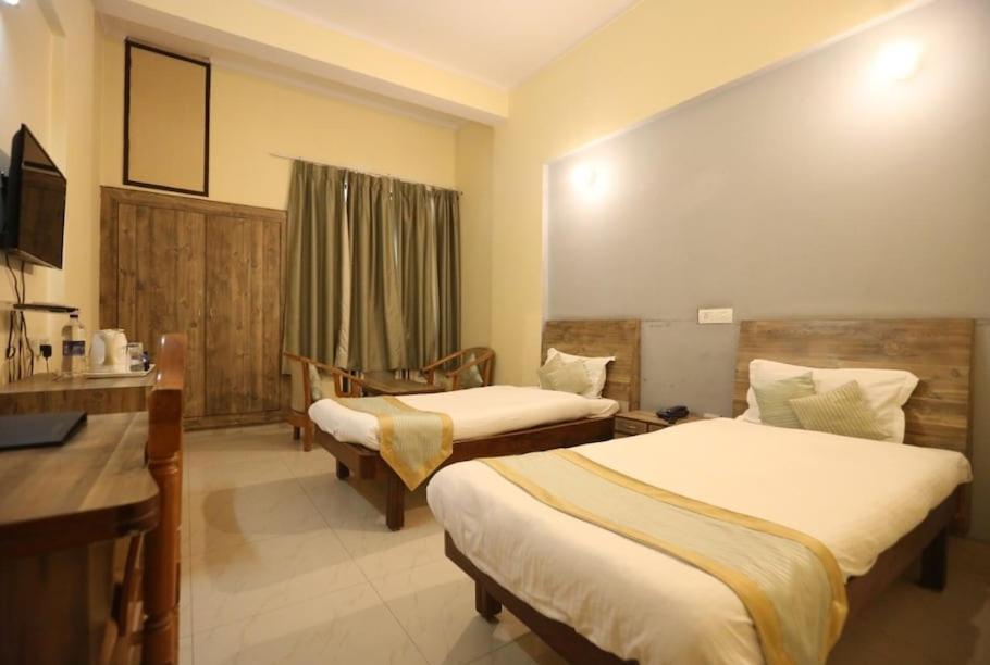 Hotel Krishna Palace Ayodhya 外观 照片