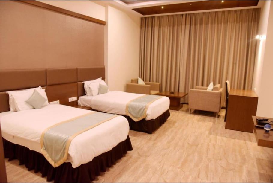 Hotel Krishna Palace Ayodhya 外观 照片