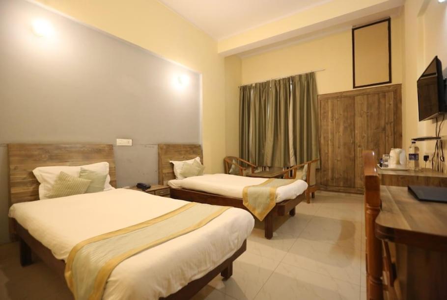 Hotel Krishna Palace Ayodhya 外观 照片