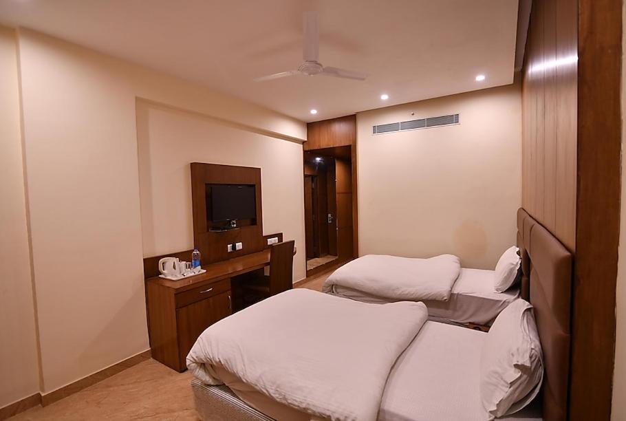 Hotel Krishna Palace Ayodhya 外观 照片